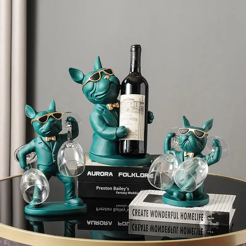Esculturas Decorativa Porta Vinho e Taça Bigstock