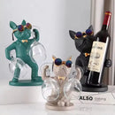 Esculturas Decorativa Porta Vinho e Taça Bigstock