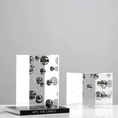 Caixa Decorativa em Acrílico com Bolas em Metal