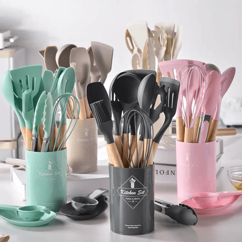Kit Utensílios de Silicone com Cabo de Madeira (12 Peças)